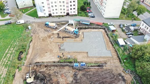Budynek mieszkalno-usługowy - zdjęcie 2