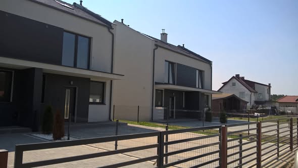 Dwa budynki dwulokalowe - zdjęcie 3